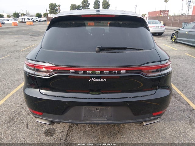 Porsche Macan 2019 WP1AA2A56KLB09182 Image 17