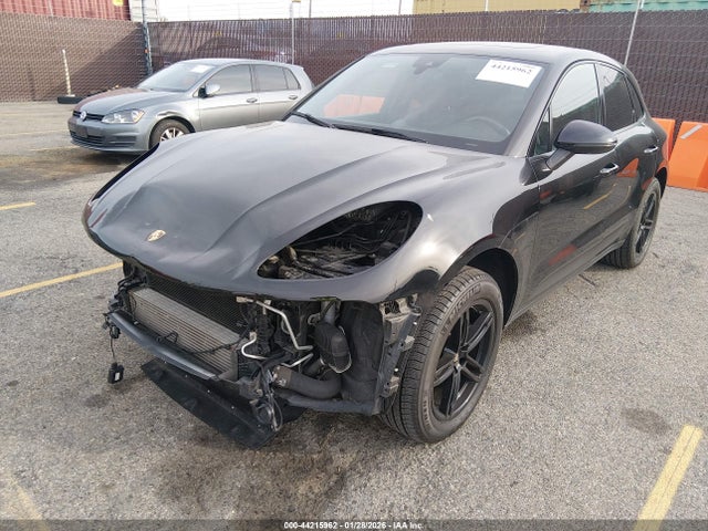 2019 PORSCHE MACAN WP1AA2A56KLB09182 Photo 1