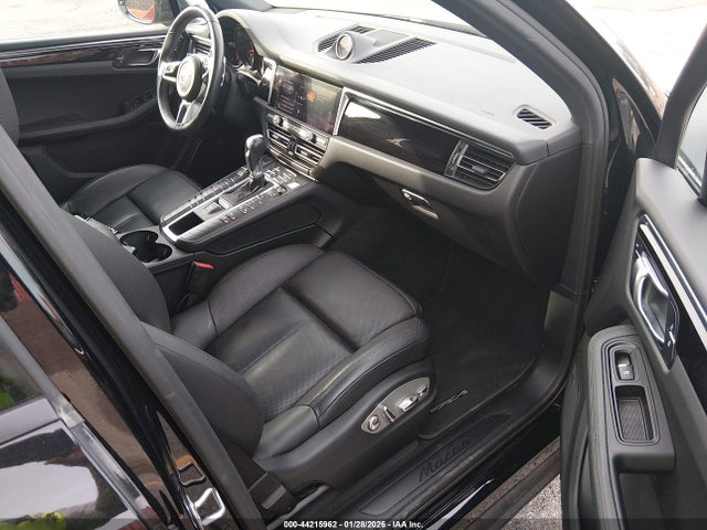 2019 PORSCHE MACAN WP1AA2A56KLB09182 Photo 4