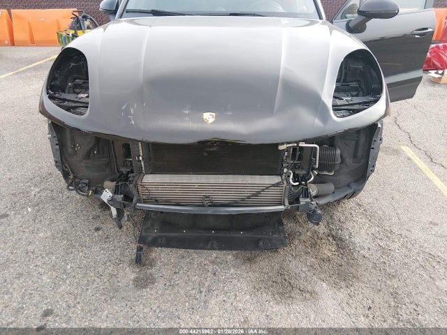 2019 PORSCHE MACAN WP1AA2A56KLB09182 Photo 5