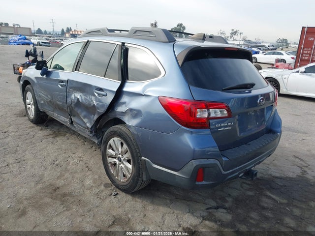 2018 SUBARU OUTBACK 4S4BSACC5J3309263 Photo 2
