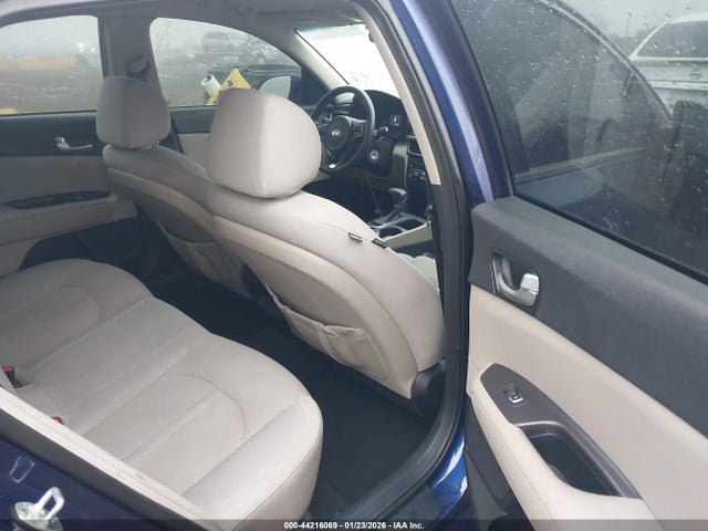 5XXGT4L32GG060017 KIA Optima Lx