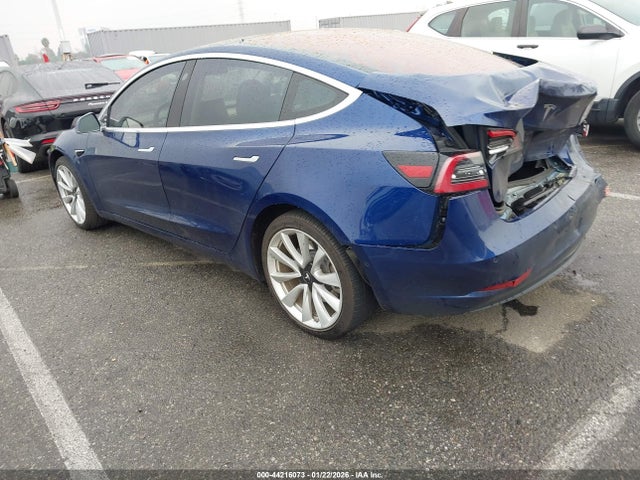 2018 TESLA MODEL 3 5YJ3E1EA9JF048590 Photo 2