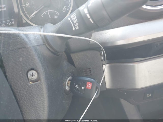 5TFAZ5CNXHX022394 Toyota Tacoma Sr5 V6