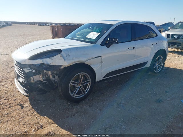 2021 PORSCHE MACAN WP1AA2A50MLB06104 Photo 1