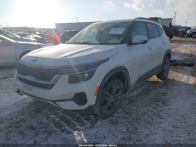 44216281 :رقم المزاد ، KNDEUCAA1M7047229 vin ، 2021 Kia Seltos S مزاد بيع