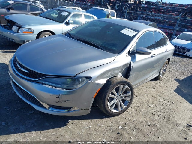 Chrysler 200 Limited 2015 1C3CCCAB2FN607488 Image 2