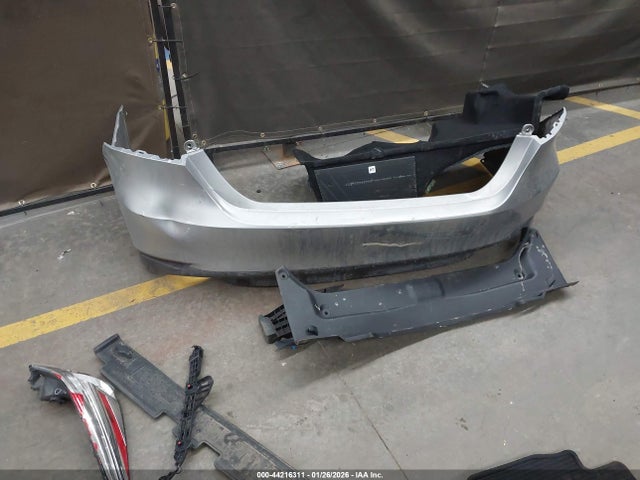 4T1B11HK1JU607127 Toyota CAMRY LE