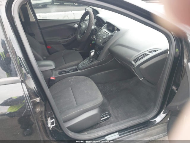 1FADP3FE9GL216073 Ford FOCUS SE