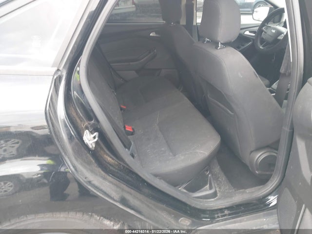 1FADP3FE9GL216073 Ford FOCUS SE