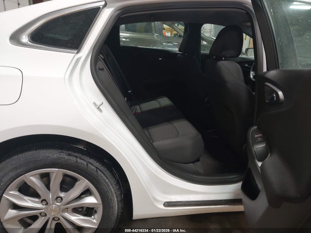 1G1ZD5ST0SF130479 Chevrolet Malibu Fwd 1lt