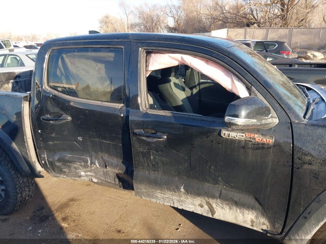 2022 Toyota Tacoma Trd Off Road მანქანა იყიდება აუქციონზე, vin: 3TMCZ5ANXNM477324, აუქციონის ნომერი: 44216339