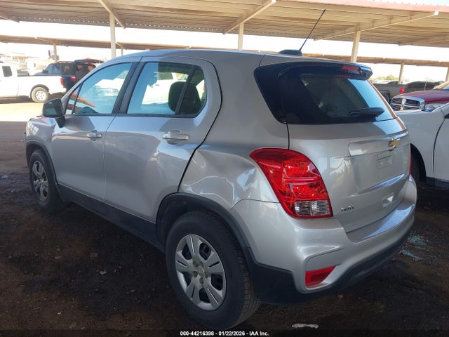 Chevrolet TRAX LS 2018 KL7CJKSB9JB722087 Image 3