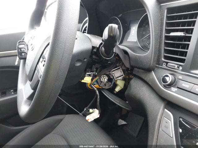 5NPD84LF4JH373970 Hyundai ELANTRA SEL