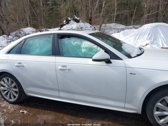 Aukcja sprzedaży 2018 Audi A4 2.0t Premium/2.0t Tech Premium, vin: WAUDNAF4XJA077115, numer aukcji: 44216460