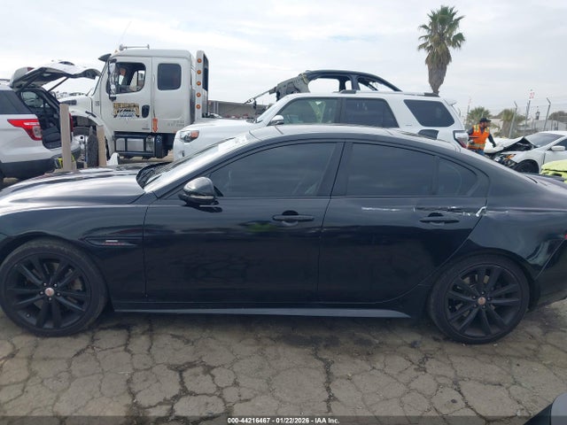 SAJAL4BV0HCP14945 Jaguar Xe 35t R-sport