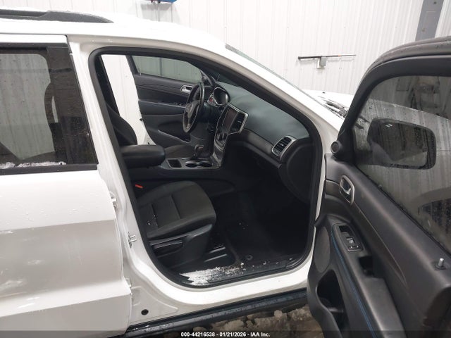 1C4RJFAG8JC370485 Jeep Grand Cherokee Upland 4x4