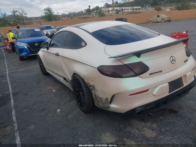 2019 MERCEDES-BENZ AMG C 63 WDDWJ8HB1KF831816 Photo 2