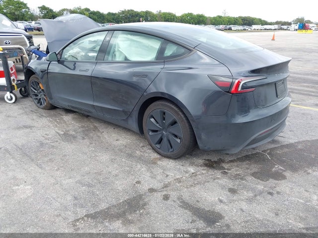 2025 TESLA MODEL 3 5YJ3E1EA3SF985453 Photo 2