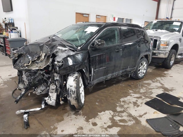 2022 Jeep Compass Latitude Lux 4x4 მანქანა იყიდება აუქციონზე, vin: 3C4NJDFB8NT125762, აუქციონის ნომერი: 44216627