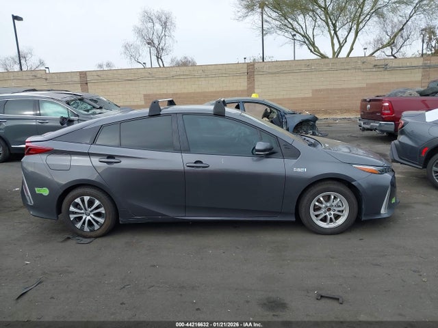 JTDKAMFP4M3174207 Toyota Prius Prime Xle