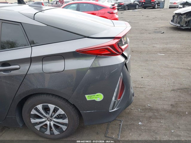 JTDKAMFP4M3174207 Toyota Prius Prime Xle