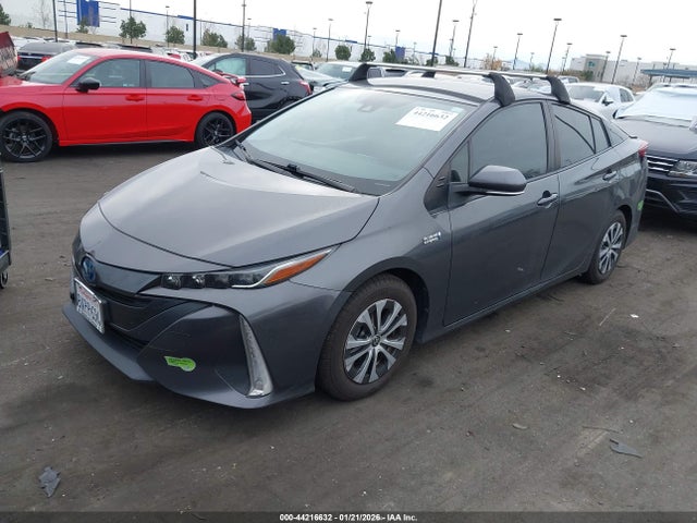 JTDKAMFP4M3174207 Toyota Prius Prime Xle