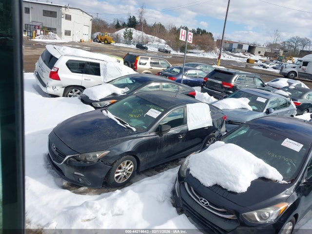 44216643 :رقم المزاد ، 3MZBM1V78FM169646 vin ، 2015 Mazda Mazda3 I Touring مزاد بيع