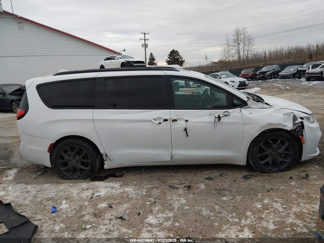 Auction sale of the 2022 Chrysler Pacifica Limited, vin: 2C4RC1GG8NR183104, lot number: 44216647
