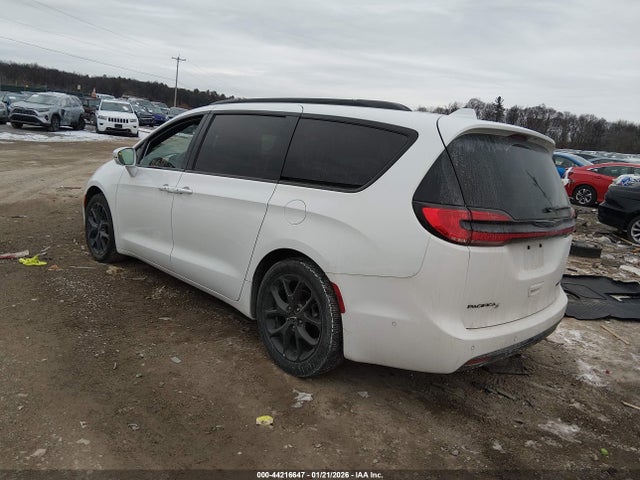 Auction sale of the 2022 Chrysler Pacifica Limited, vin: 2C4RC1GG8NR183104, lot number: 44216647