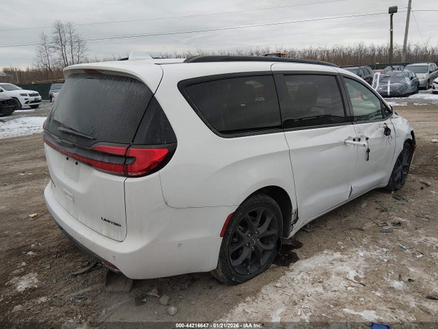 Auction sale of the 2022 Chrysler Pacifica Limited, vin: 2C4RC1GG8NR183104, lot number: 44216647