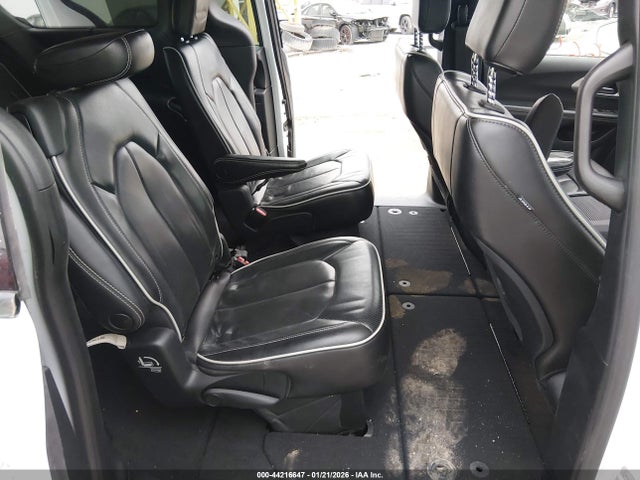 Auction sale of the 2022 Chrysler Pacifica Limited, vin: 2C4RC1GG8NR183104, lot number: 44216647