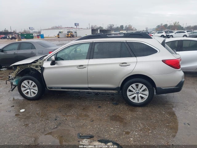 44216660 :رقم المزاد ، 4S4BSACC6J3364482 vin ، 2018 Subaru Outback 2.5i Premium مزاد بيع