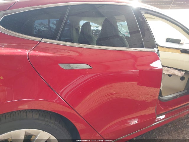 2018 TESLA MODEL S 5YJSA1E2XJF295598 Photo 7
