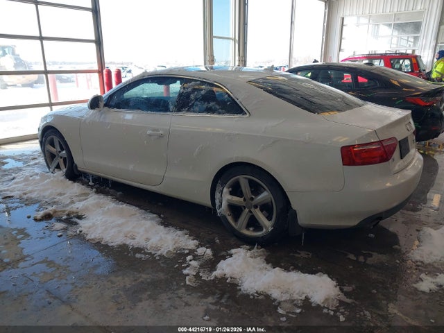 2009 AUDI A5 WAUDK78T19A050882 Photo 2