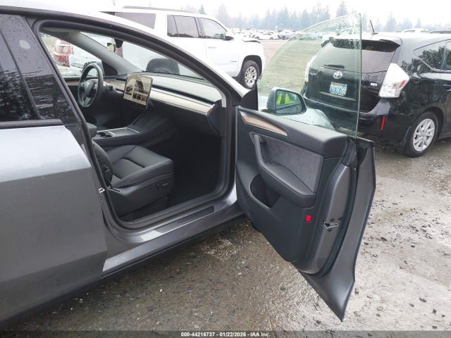 2024 TESLA MODEL Y 7SAYGDEE4RF178084 Photo 4