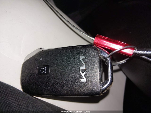 5XXG14J23NG116785 KIA K5 LXS