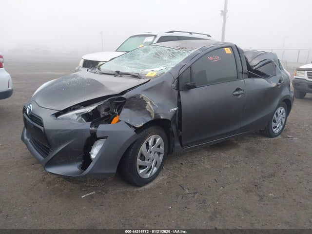 Toyota Prius C Two 2015 JTDKDTB38F1582972 Image 2