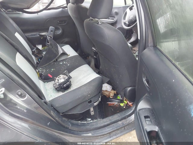 Toyota Prius C Two 2015 JTDKDTB38F1582972 Image 8