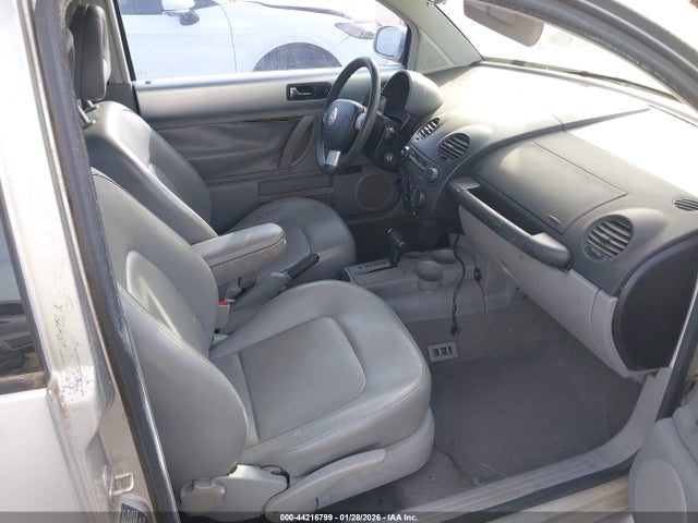 2001 VOLKSWAGEN NEW BEETLE 3VWCT21C61M412685 Photo 4