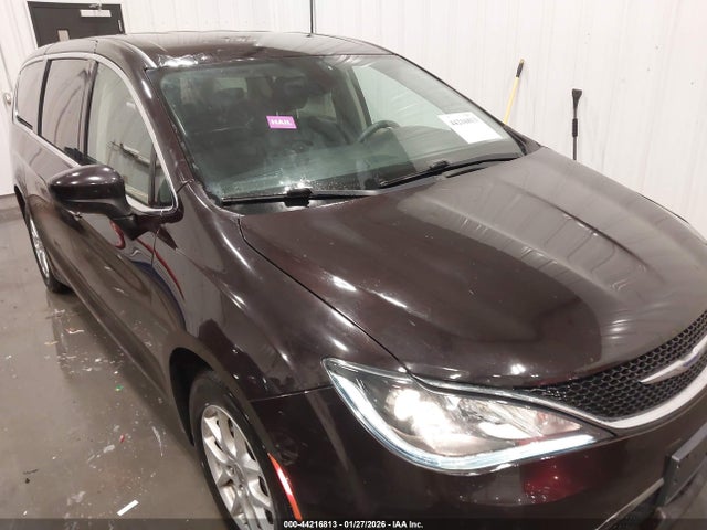 44216813 :رقم المزاد ، 2C4RC1BG2HR837218 vin ، 2017 Chrysler Pacifica Touring Plus مزاد بيع