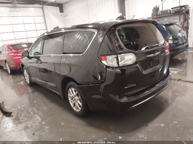44216813 :رقم المزاد ، 2C4RC1BG2HR837218 vin ، 2017 Chrysler Pacifica Touring Plus مزاد بيع