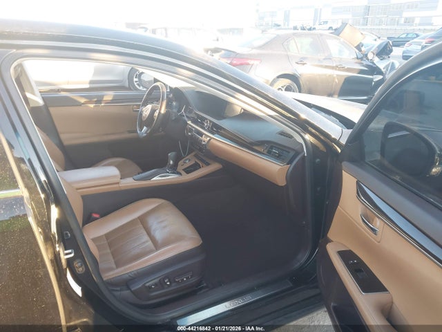 44216842 :رقم المزاد ، 58ABK1GG6GU019316 vin ، 2016 Lexus Es 350 مزاد بيع
