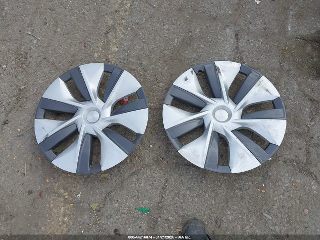 2024 Tesla Model Y Rwd მანქანა იყიდება აუქციონზე, vin: 7SAYGDED9RF085312, აუქციონის ნომერი: 44216874