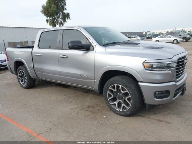 2025 Ram 1500 Laramie  4x4 5'7 Box მანქანა იყიდება აუქციონზე, vin: 1C6SRFJP4SN635930, აუქციონის ნომერი: 44216904