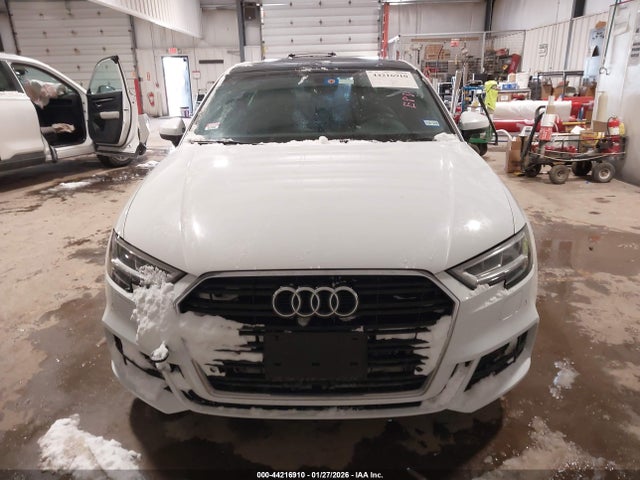 2019 Audi A3 40 Premium მანქანა იყიდება აუქციონზე, vin: WAUGUGFF0K1011243, აუქციონის ნომერი: 44216910