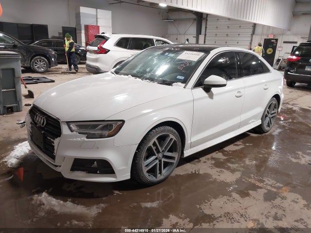 2019 AUDI A3 WAUGUGFF0K1011243 Photo 1