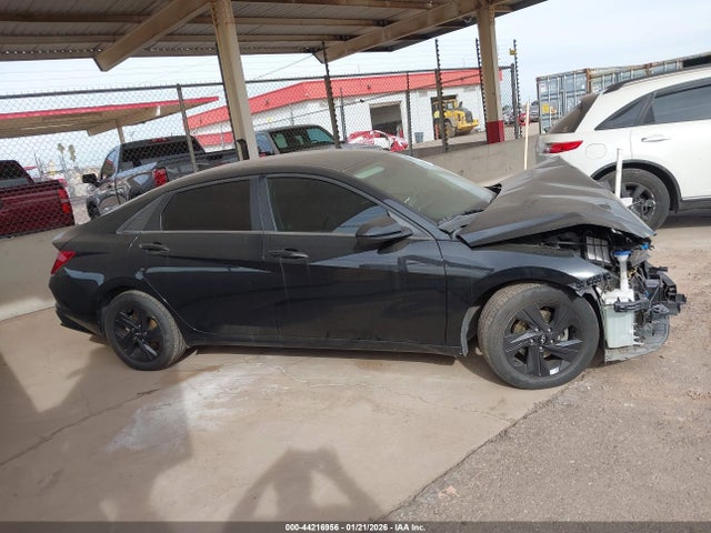 5NPLM4AG5MH052382 Hyundai ELANTRA SEL
