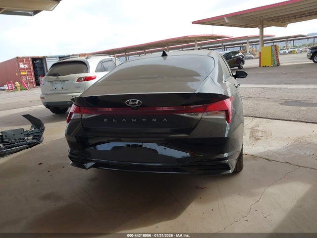 5NPLM4AG5MH052382 Hyundai ELANTRA SEL
