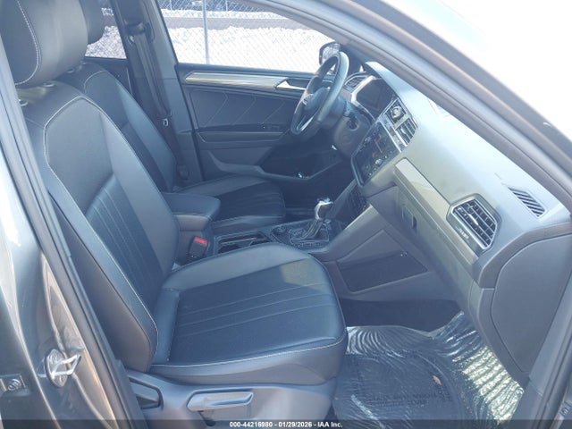Продажа на аукционе авто 2022 Volkswagen Tiguan 2.0t Se R-line Black, vin: 3VV8B7AX9NM172907, номер лота: 44216980
